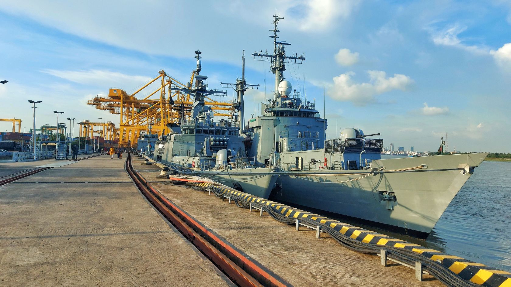 Large vessel fuel automation